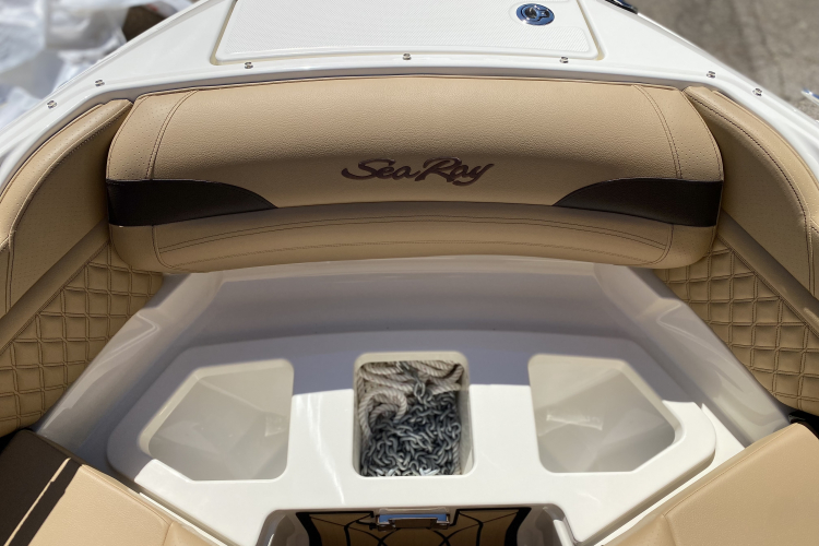 Coffre de rangement avant Sea Ray